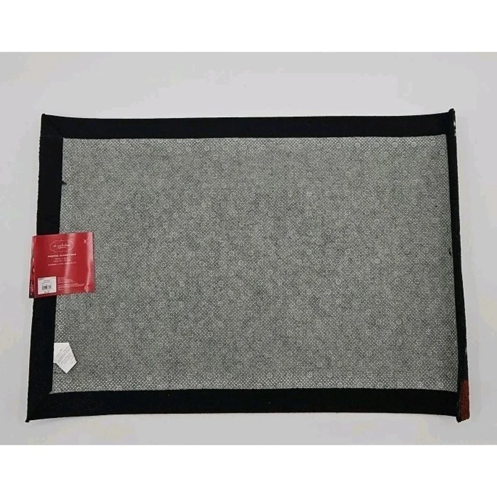 St Nicholas Square Santa Friends Christmas Accent Rug 19.5
